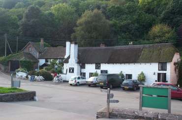 4x3 swan porlock weir.jpg (13754 bytes)