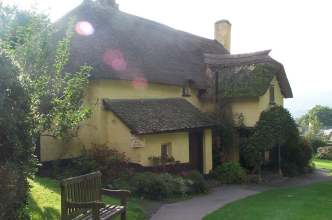 web Periwinkle cottage.jpg (10175 bytes)