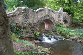 web lovers bridge.jpg (19813 bytes)