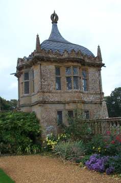 web montacute crown.jpg (13662 bytes)