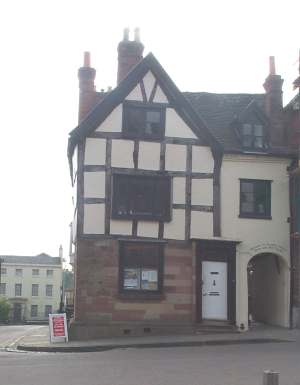 4x3 Cathedral close Lichfield.jpg (10935 bytes)