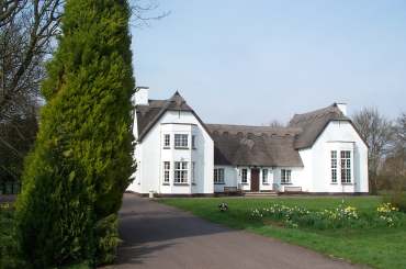 4x3 double thatch.jpg (13412 bytes)