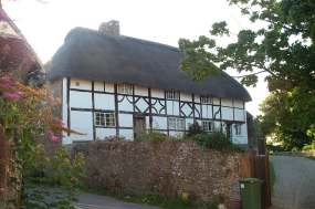 amberley cottage.jpg (10519 bytes)