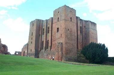 4x3 Kenilworth keep.jpg (10951 bytes)