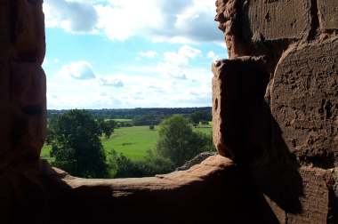 4x3 Kenilworth window 2.jpg (12915 bytes)