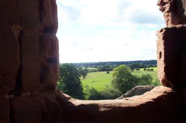 4x3 Kenilworth window 3.jpg (9731 bytes)