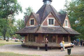 4x3 bourneville octagon judy.jpg (11767 bytes)