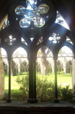 3x4 salisbury cathedral cloisters.jpg (16637 bytes)