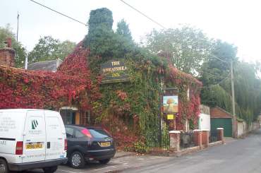 4x3 lower woodford wheatsheaf.jpg (15988 bytes)