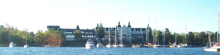 8x2 hotel.jpg (18550 bytes)