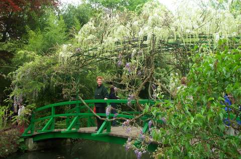 4x3 judy on japanese bridge.JPG (39244 bytes)