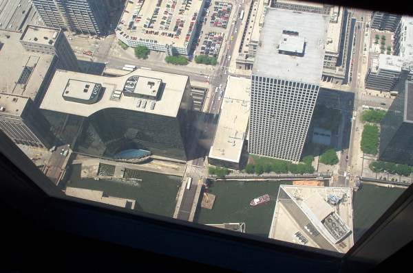 4x3 Sears tower 3.jpg (40738 bytes)