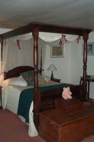 2x3 Clytha Room 2.jpg (6818 bytes)