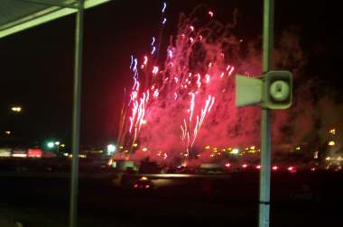 4x3 fireworks.jpg (11202 bytes)